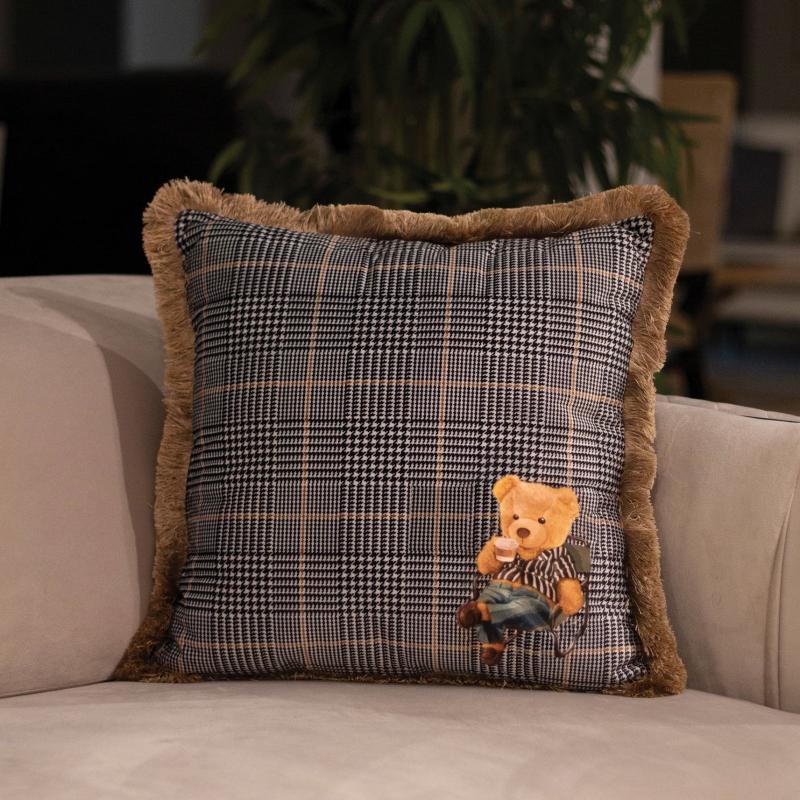 Luxury Velvet Decorative Cushion - Checkered Pattern with Teddy Design (45 × 45 cm)