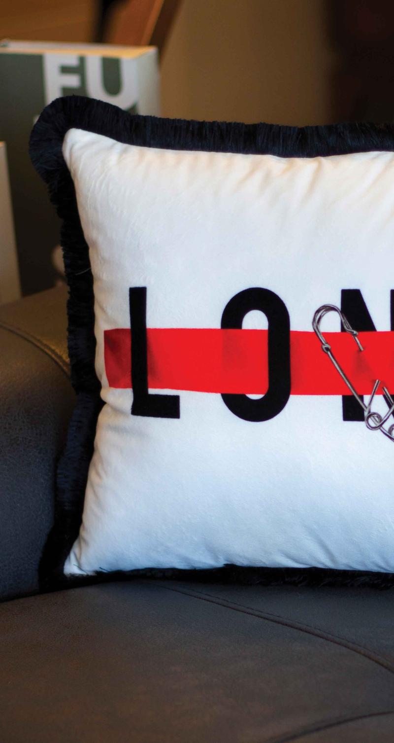 Luxury Velvet Decorative Cushion - White (45×45 cm)