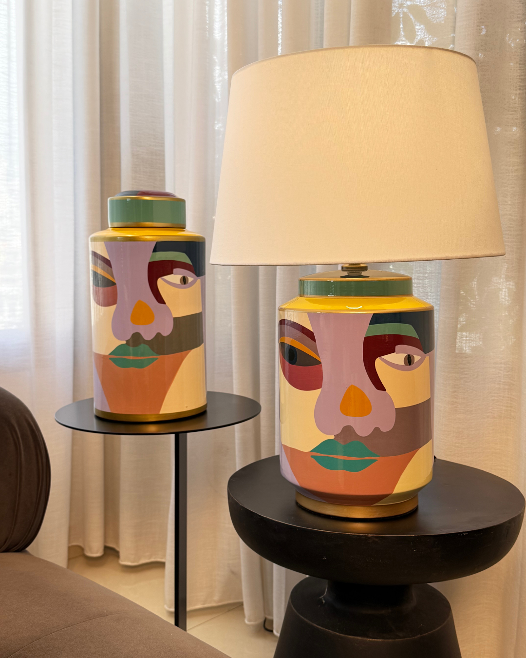 Luxury Ceramic Porcelain Vase & Table Lamp - Decorative Home Accent