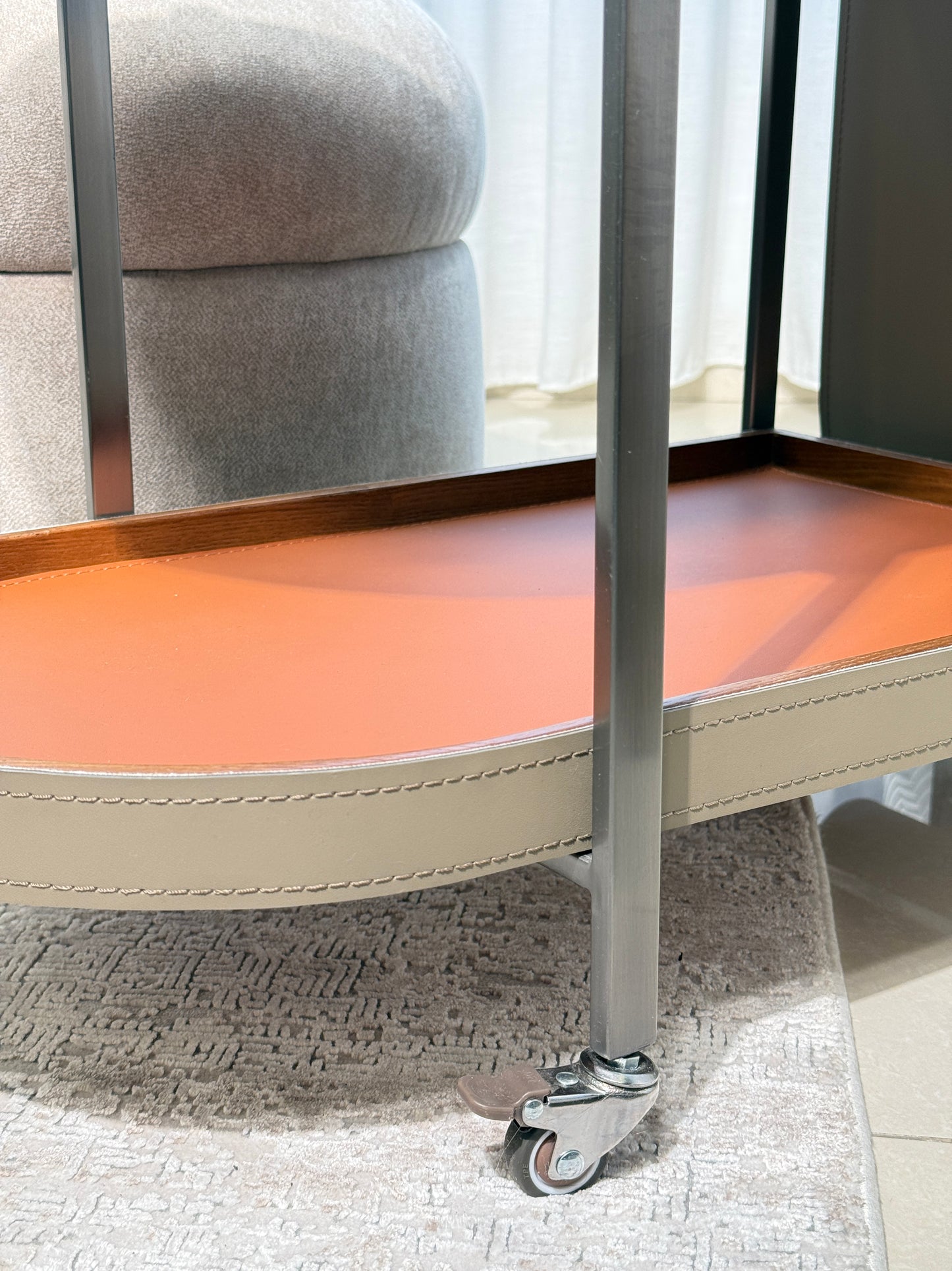 Luxury U Saddle Leather Side Table - Modern Round Stainless Steel Accent Table